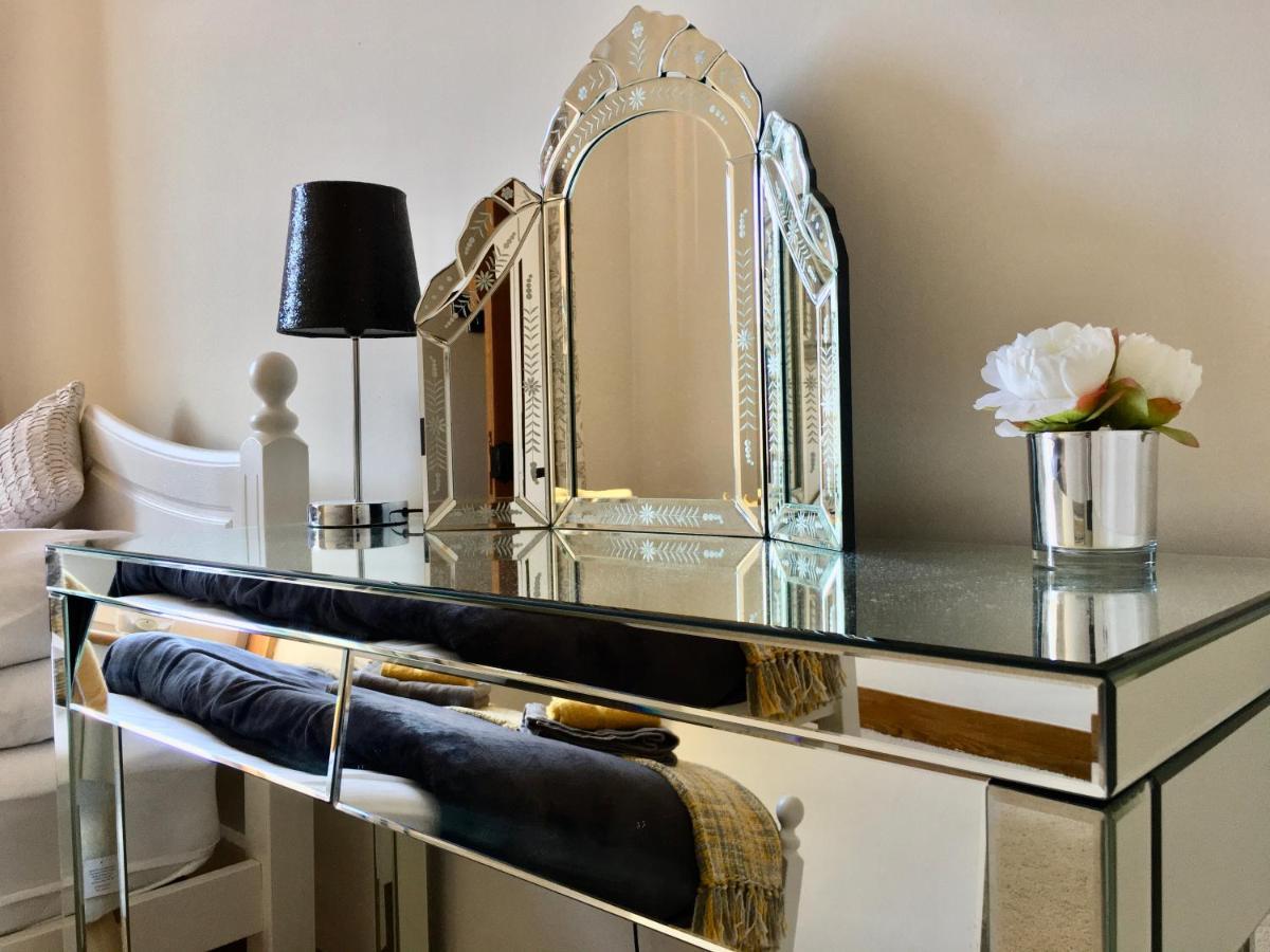 Cosy 2 Bedroom Central Apartment - Free Parking, Free Wifi Aberdeen Esterno foto