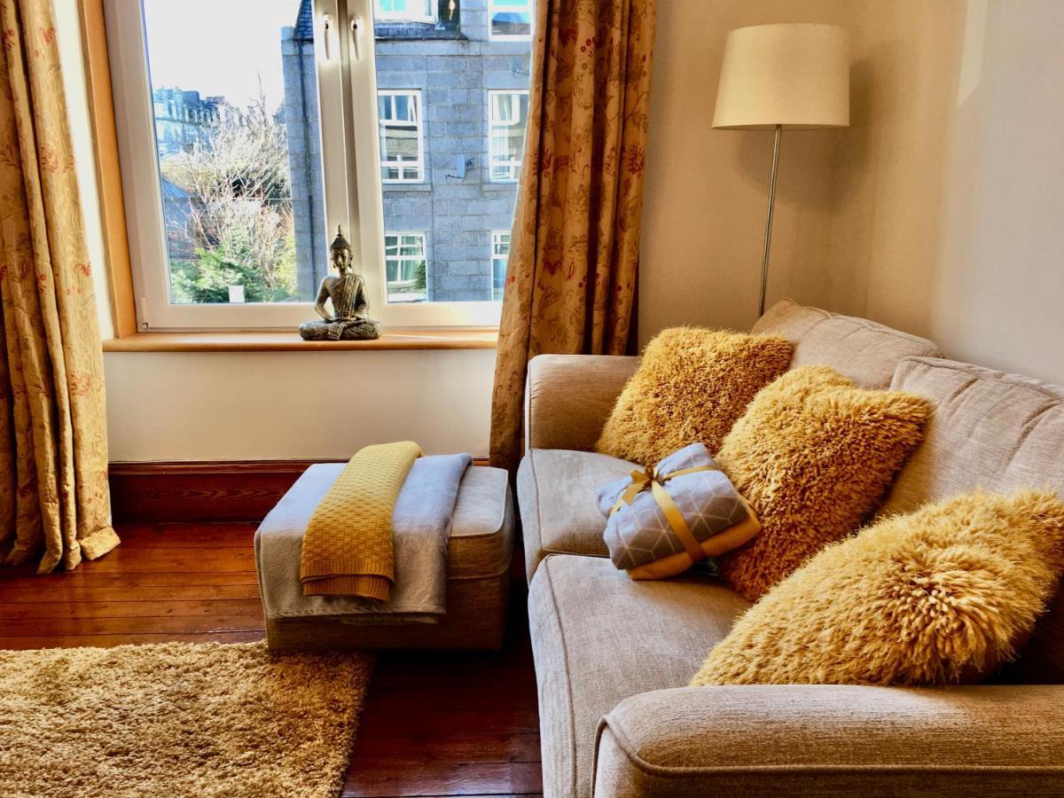 Cosy 2 Bedroom Central Apartment - Free Parking, Free Wifi Aberdeen Esterno foto