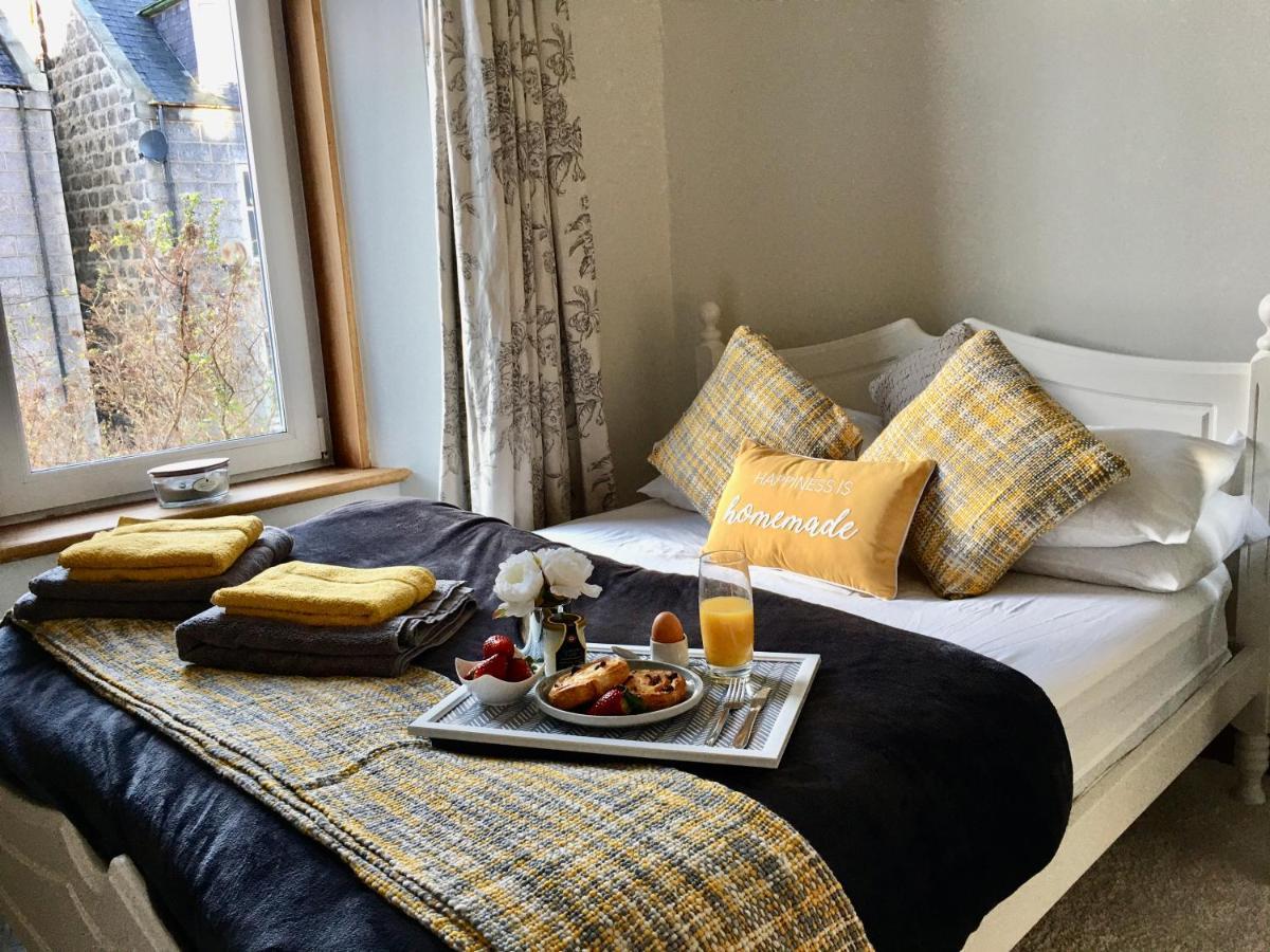 Cosy 2 Bedroom Central Apartment - Free Parking, Free Wifi Aberdeen Esterno foto
