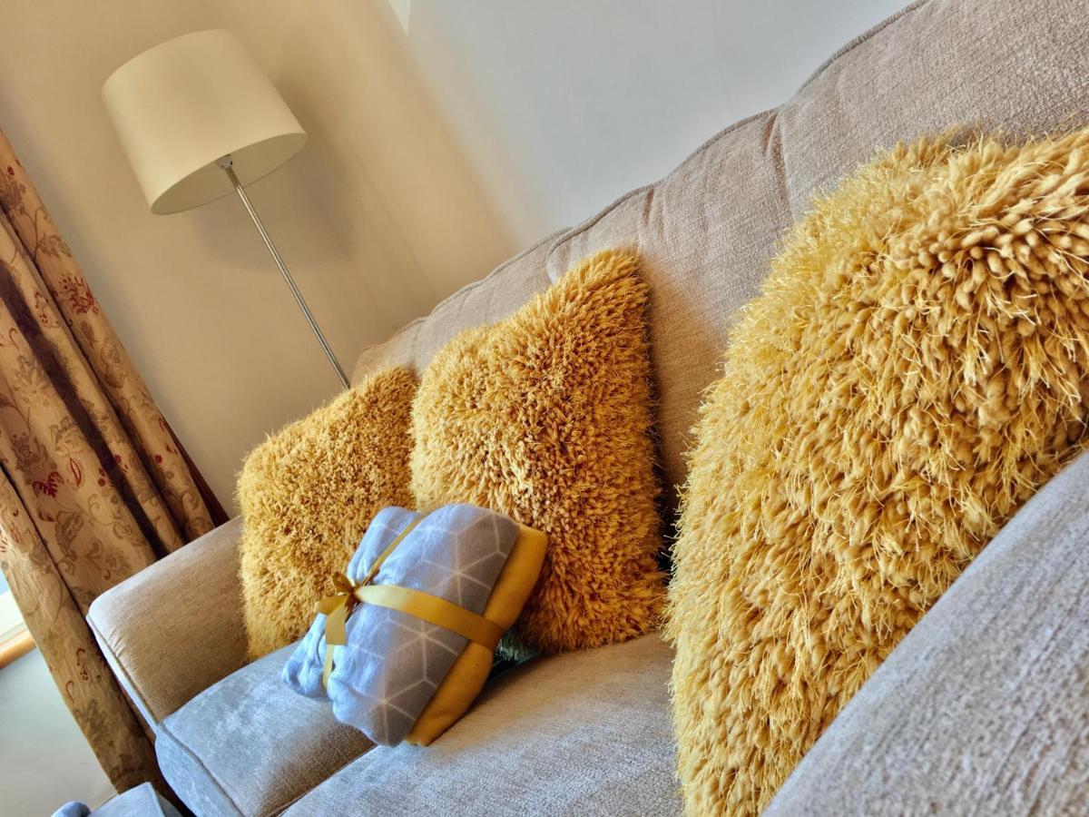 Cosy 2 Bedroom Central Apartment - Free Parking, Free Wifi Aberdeen Esterno foto
