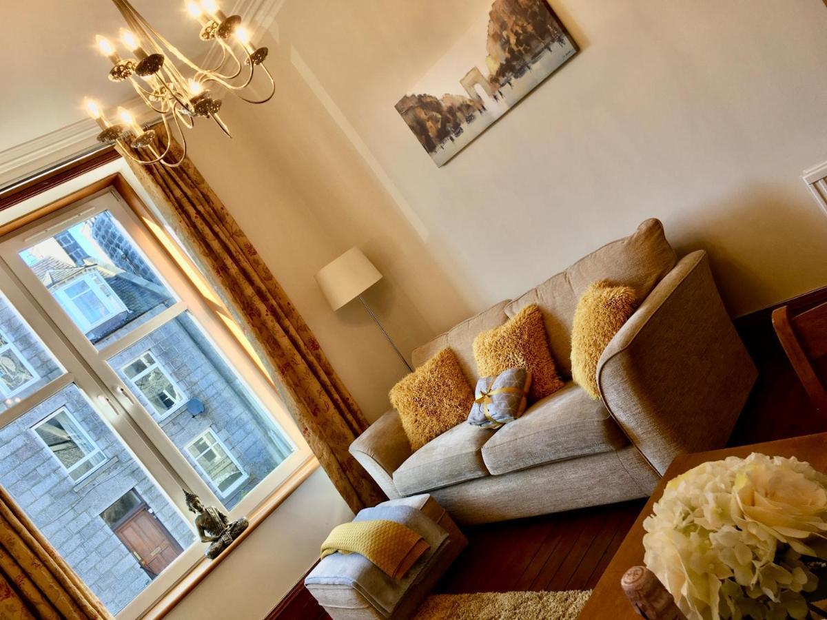Cosy 2 Bedroom Central Apartment - Free Parking, Free Wifi Aberdeen Esterno foto