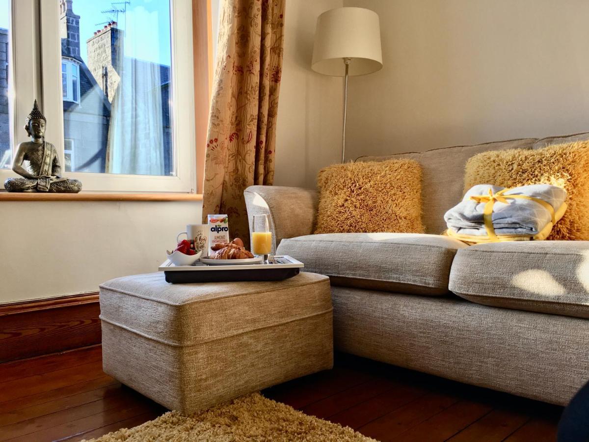 Cosy 2 Bedroom Central Apartment - Free Parking, Free Wifi Aberdeen Esterno foto