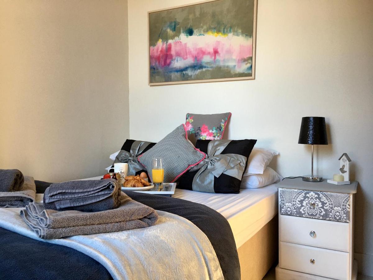 Cosy 2 Bedroom Central Apartment - Free Parking, Free Wifi Aberdeen Esterno foto