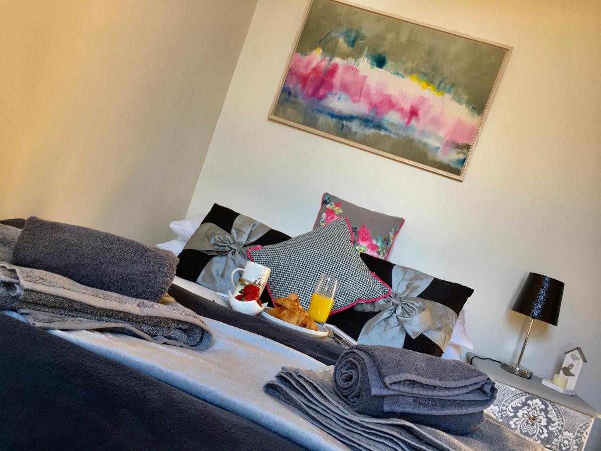 Cosy 2 Bedroom Central Apartment - Free Parking, Free Wifi Aberdeen Esterno foto