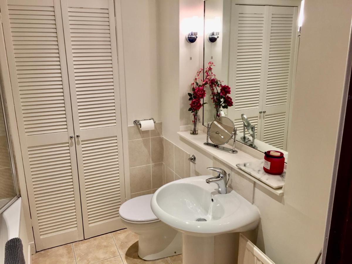 Cosy 2 Bedroom Central Apartment - Free Parking, Free Wifi Aberdeen Esterno foto