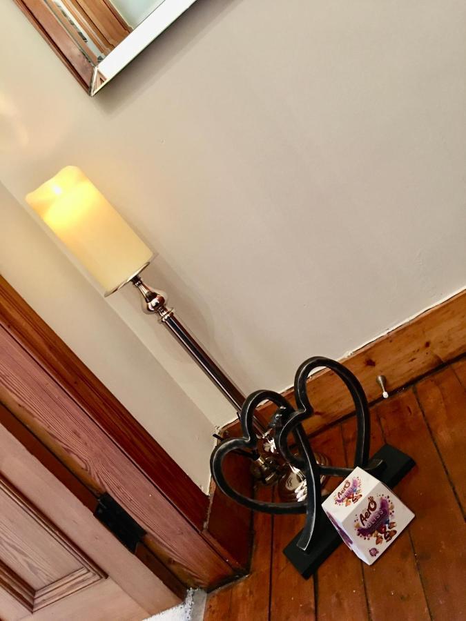 Cosy 2 Bedroom Central Apartment - Free Parking, Free Wifi Aberdeen Esterno foto