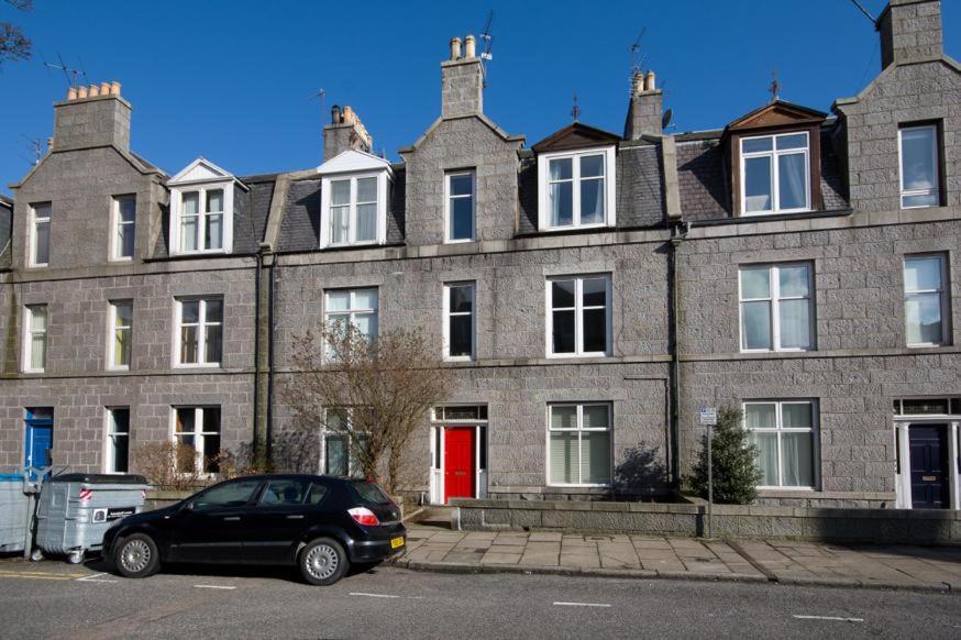 Cosy 2 Bedroom Central Apartment - Free Parking, Free Wifi Aberdeen Esterno foto